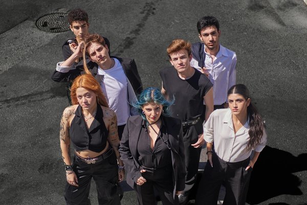 Devenez prothésiste ongulaire : guide essentiel pour réussir !